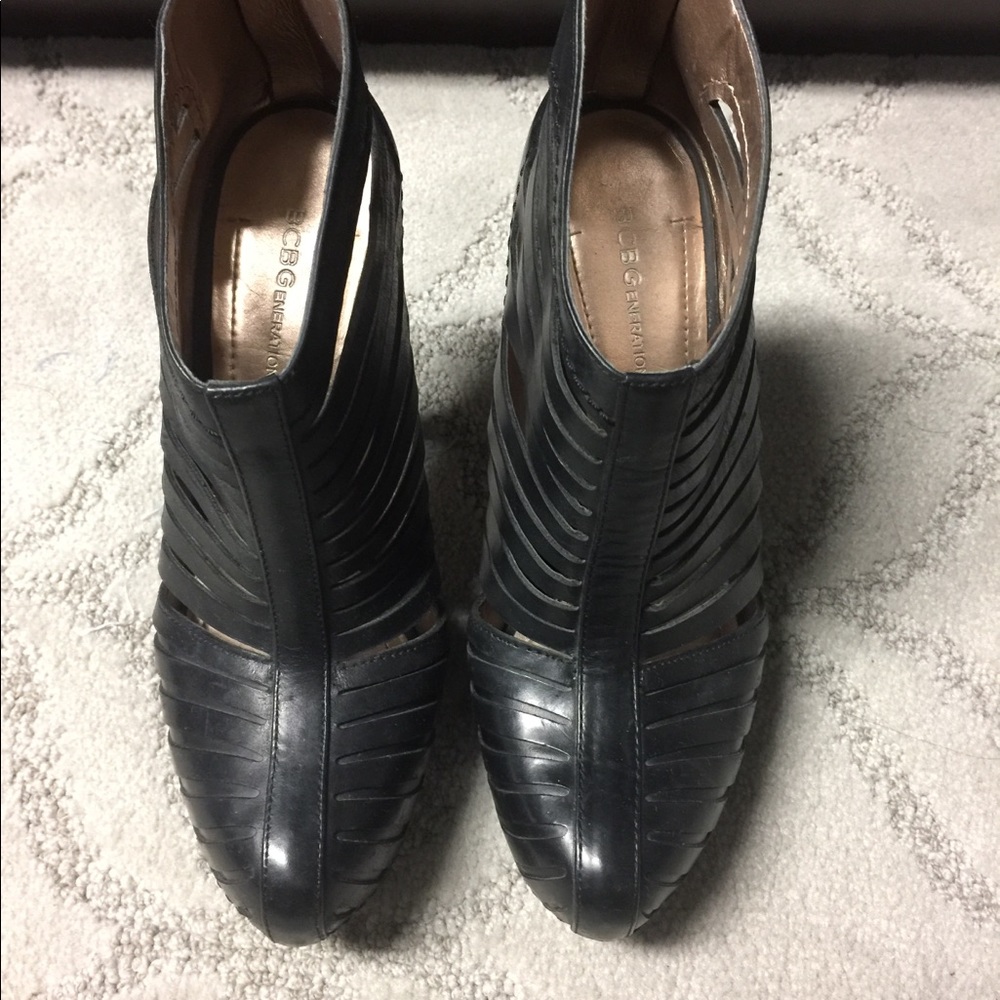 BCBG BOOTIES